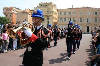 Wachablöse vor dem Palais de Prince 