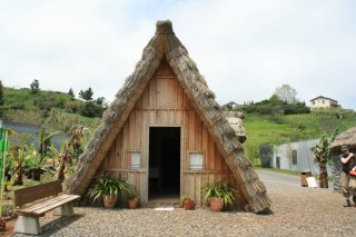 Santanahäuschen im Parque Temático Madeira 