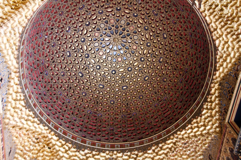 Sternendecke - die Kuppel des Botschafter-Saals / Königspalast Real Alcázar in Sevilla