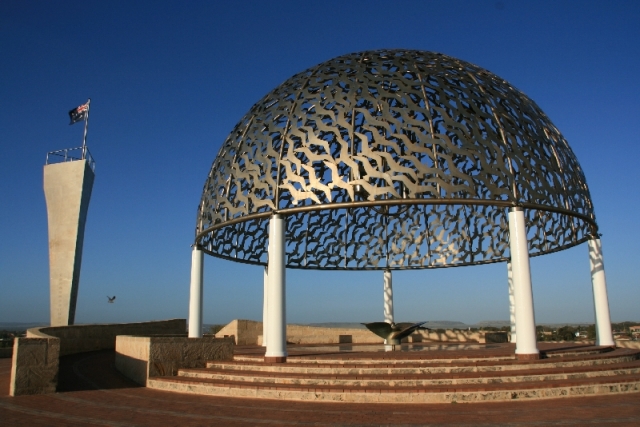 das Kriegerdenkmal HMAS Sydney War Memorial in Geraldton