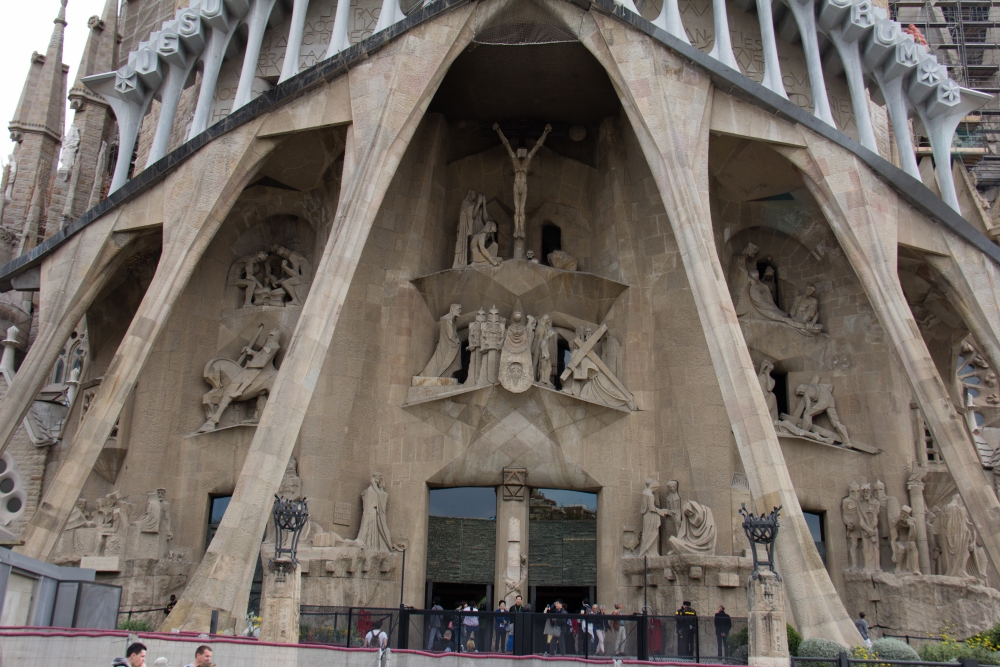 Impressionen der Außenfassade der Sagrada Família