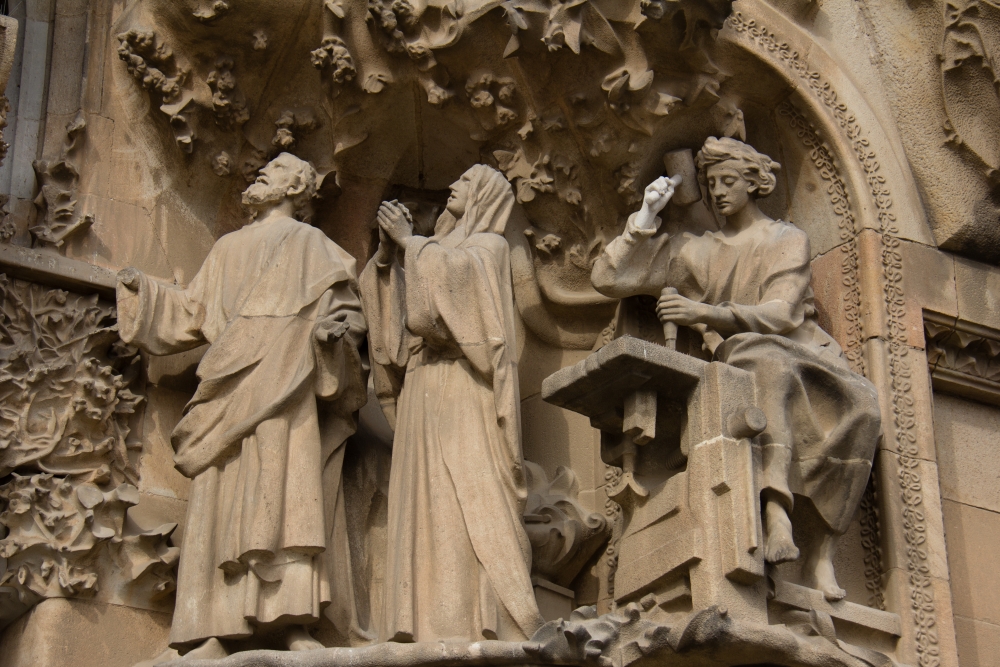 Impressionen der Außenfassade der Sagrada Família