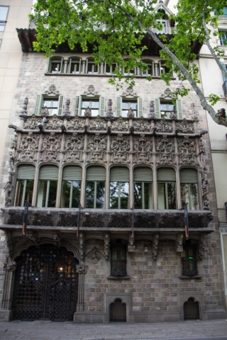 Palau del Baró de Quadras