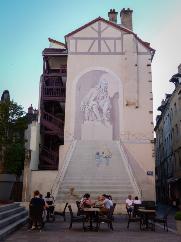 Place du Théâtre in Chalon-sur-Saone