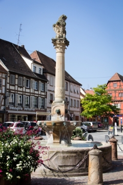 Brunnen am Rathausplatz von Molsheim