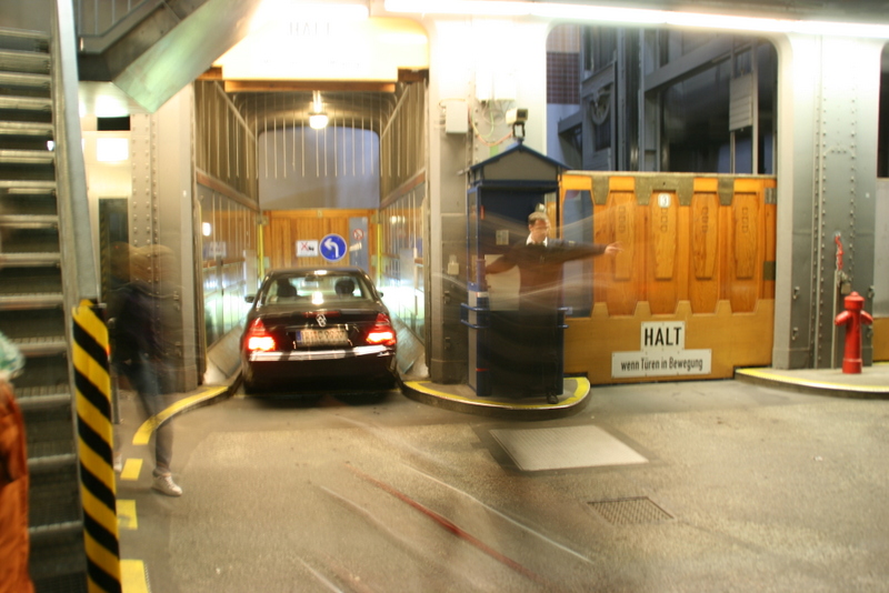 Autolift im Elbtunnel