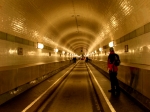 Blick durch den Elbtunnel
