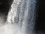 Sabine pudelnass vor Moul Falls im Wells Gray Privincial Park