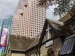 Christ Church Cathedral - umgeben von Wolkenkratzern