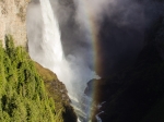 Helmcken Falls mit Regenbogen im Abendlicht