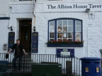 Pub 'The Albion House Tavern' - steht sogar im Guiness Buch der Rekorde