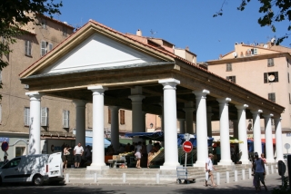 Markthalle von L´Île Rousse