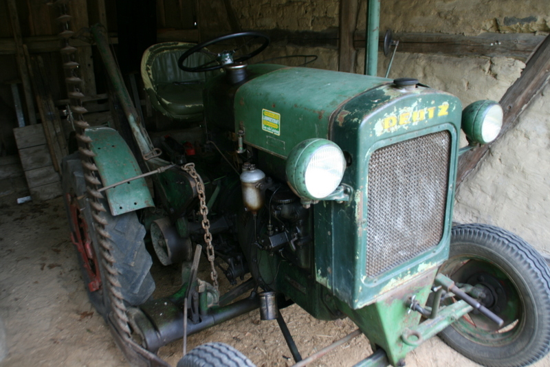 Traktor im Museumsdorf Hössering