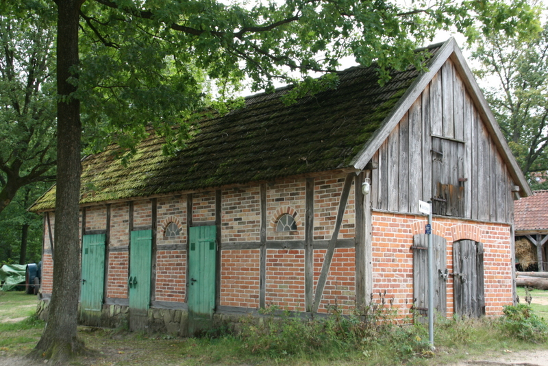 Alte Häuser im Museumsdorf Hössering
