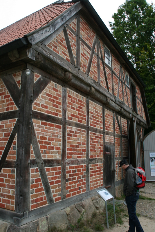 Alte Häuser im Museumsdorf Hössering