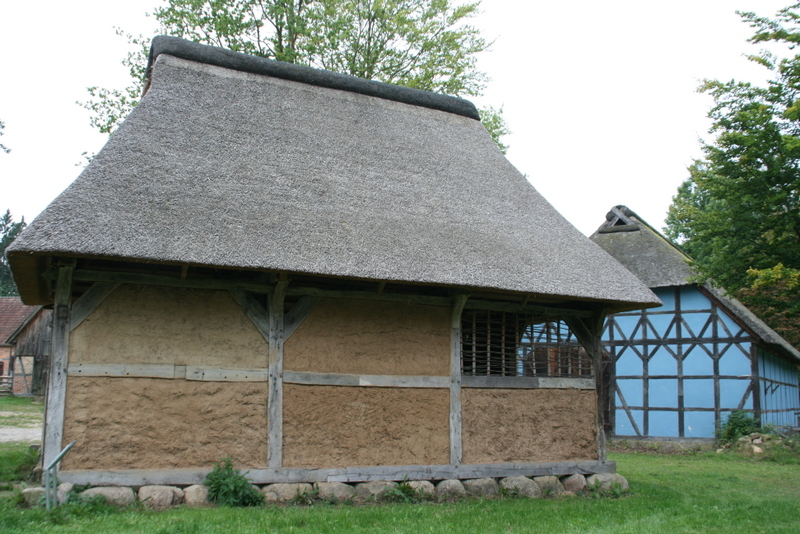 Alte Häuser im Museumsdorf Hössering
