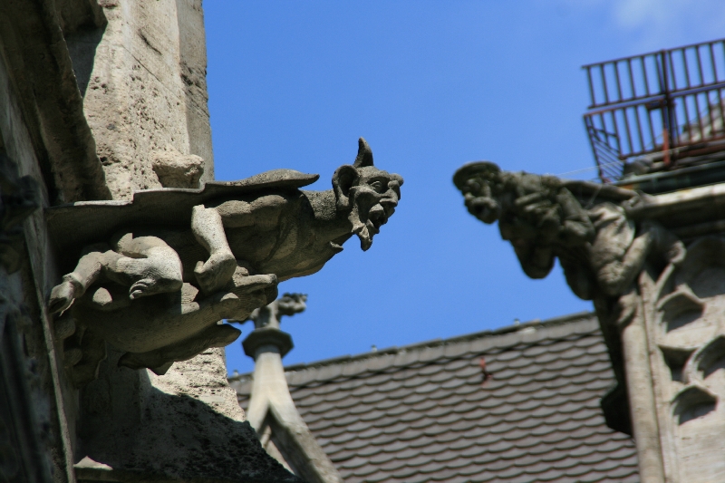 Wasserspeier am neuen Rathaus