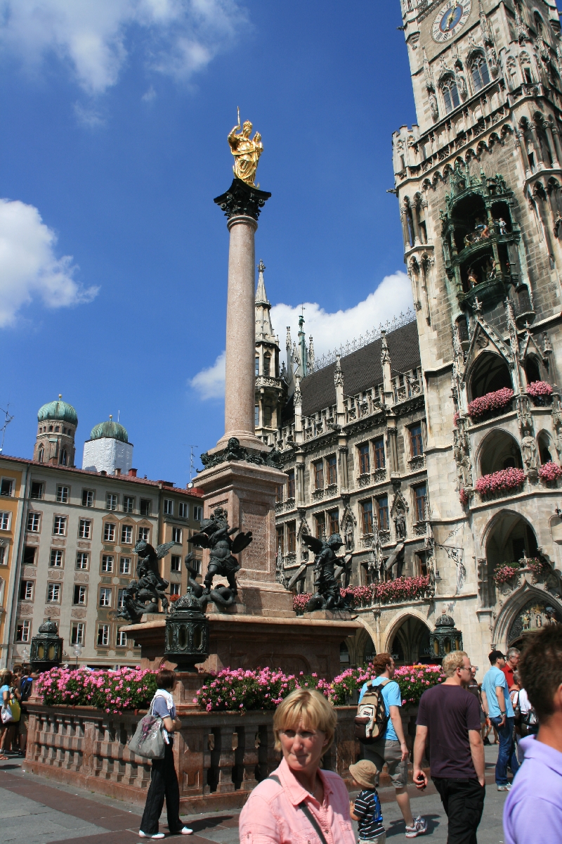 Mariensäule vor dem neuen Rathaus
