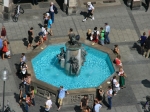 Der Brunnen vor dem Neuen Rathaus von oben