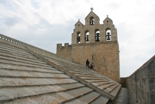 Am Dach der Wehrkirche von Saintes Maries-de-la-mer