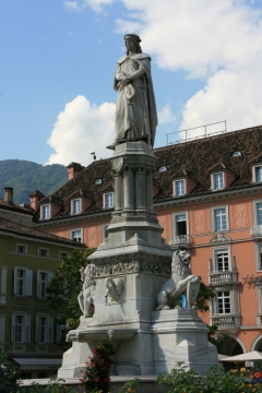 Statue Walther von der Vogelweide