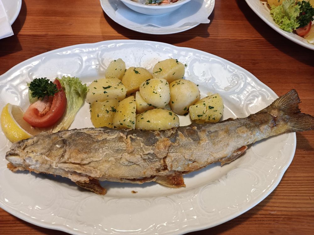 Gebratener Saibling in der Fischerhütte