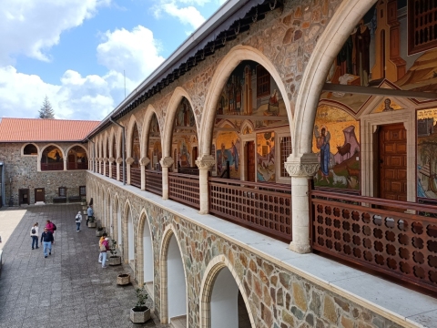 Die berühmten Fresken des Kykkos Klosters